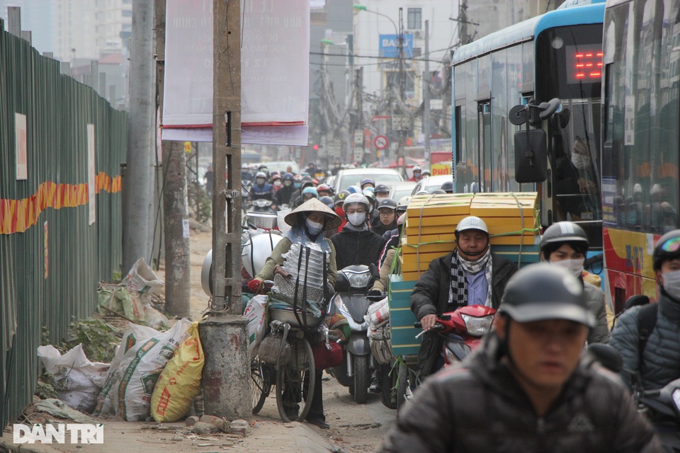 Khốn khổ chen nhau trên tuyến đường vành đai nghìn tỷ - 6 Khốn khổ chen nhau trên tuyến đường vành đai nghìn tỷ - 6