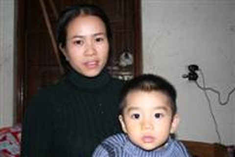 Gia đình bé trai bị cô giáo tát sưng mặt gửi đơn tố cáo