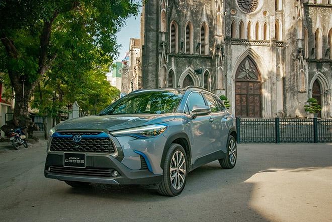 Chủ xe Toyota Hybrid: Mua không chỉ vì tiết kiệm xăng mà còn bởi cảm giác lái và trải nghiệm - 1 Chủ xe Toyota Hybrid: Mua không chỉ vì tiết kiệm xăng mà còn bởi cảm giác lái và trải nghiệm - 1