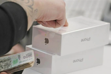 Nga cáo buộc tình báo Mỹ bí mật giám sát điện thoại iPhone