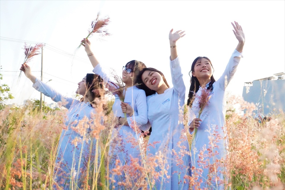 Hội bánh bèo xốn xang trước đồng cỏ hồng thơ mộng mới toanh tại Đà Nẵng - 3 Hội bánh bèo xốn xang trước đồng cỏ hồng thơ mộng mới toanh tại Đà Nẵng - 3