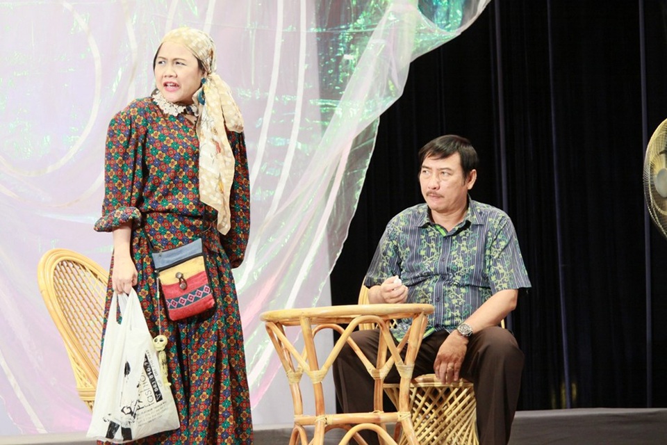 Nghệ sĩ Ái Như: “Đi nước ngoài tôi đến nhà hát xem, để biết và khóc vì tủi” - 2 Nghệ sĩ Ái Như: “Đi nước ngoài tôi đến nhà hát xem, để biết và khóc vì tủi” - 2