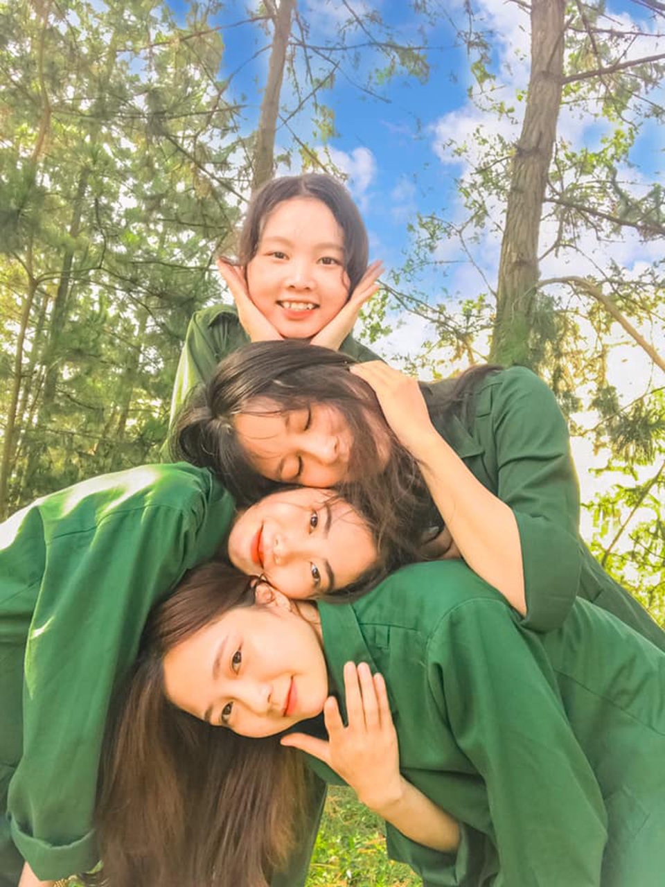 Dàn “cực phẩm” ĐH Kinh tế Quốc dân khoe nhan sắc trong kỳ học quân sự - 7