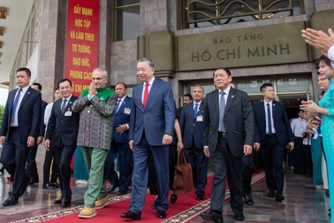 Chủ tịch nước Tô Lâm cùng Tổng thống Timor-Leste thăm Bảo tàng Hồ Chí Minh