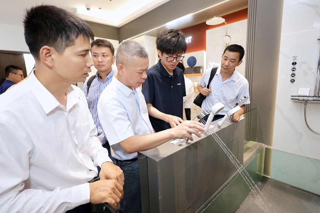 JOMOO tiên phong ứng dụng công nghệ trong ngành thiết bị phòng tắm Việt - 2 JOMOO tiên phong ứng dụng công nghệ trong ngành thiết bị phòng tắm Việt - 2