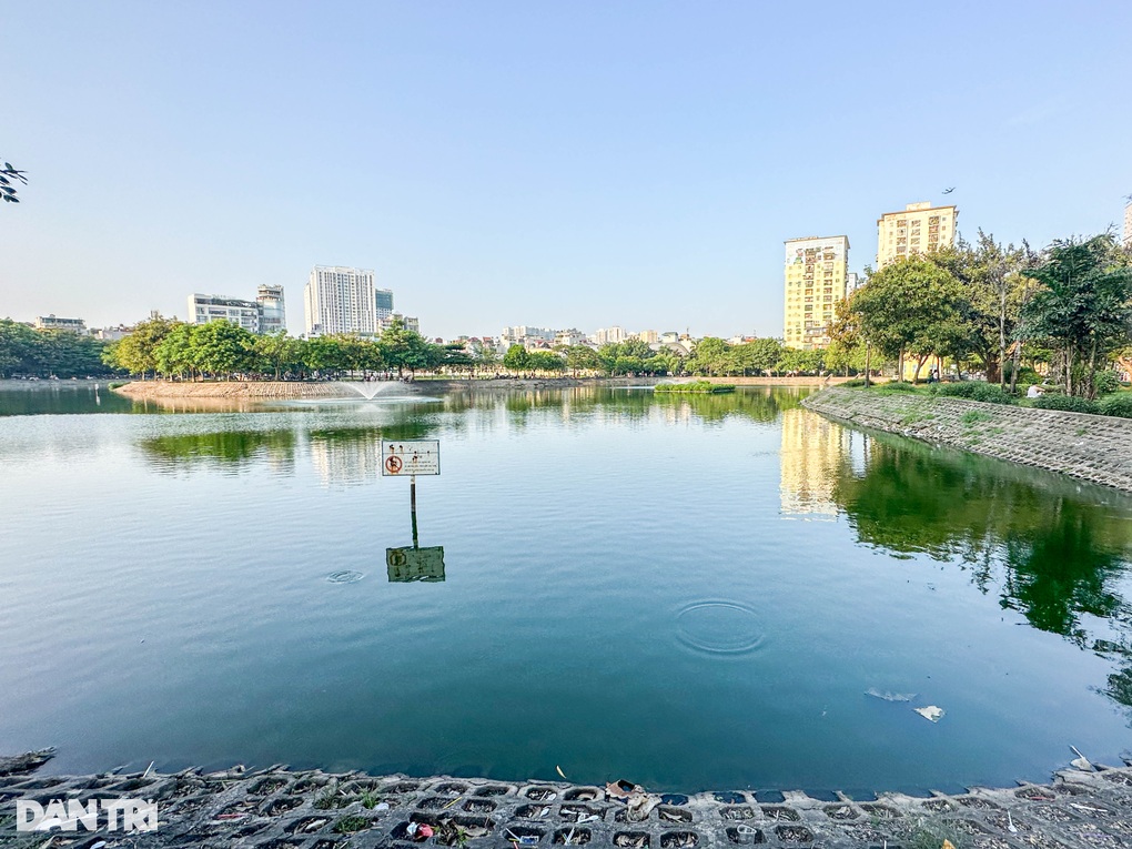 Chợ đồ cũ họp trong công viên, tiểu thương cầm dao hỗn chiến - 2 Chợ đồ cũ họp trong công viên, tiểu thương cầm dao hỗn chiến - 2