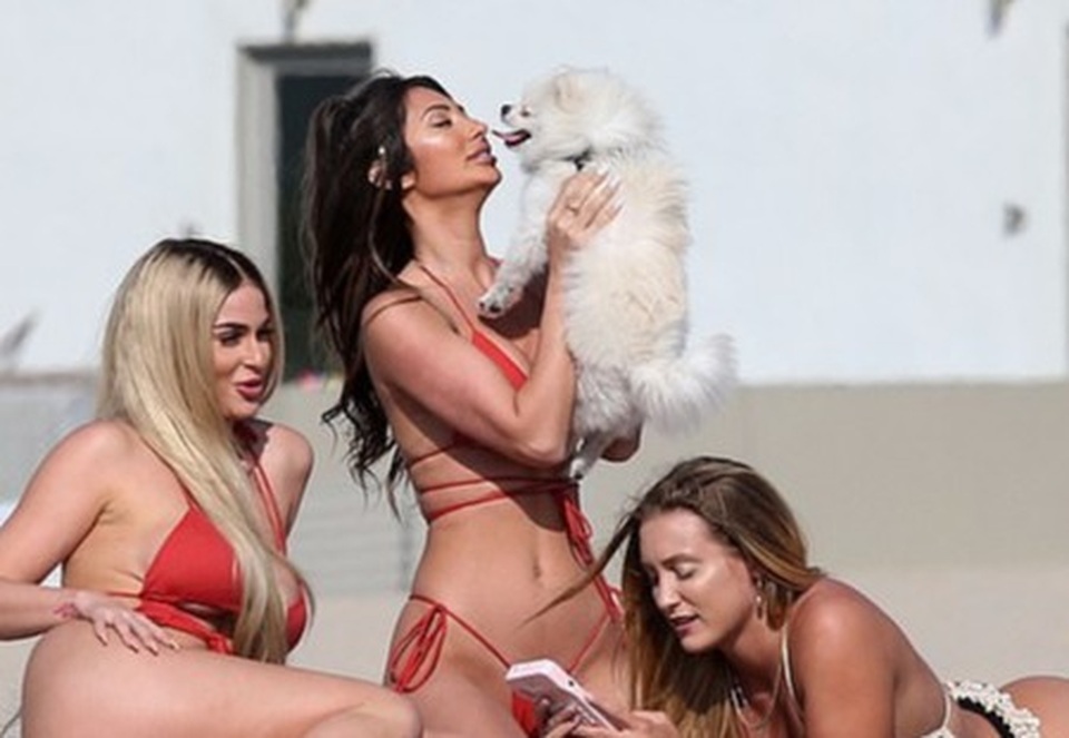 Dàn người đẹp gợi cảm trên bãi biển ở Los Angeles - 2