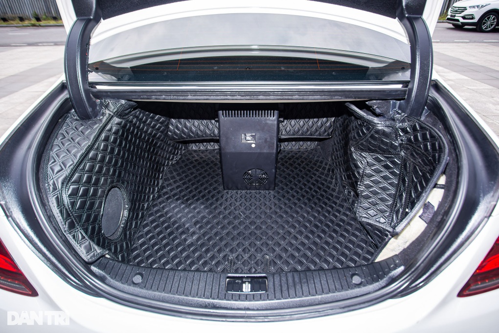 Mercedes-Benz S400 độ thêm 1,9 tỷ đồng được rao bán cả xe giá 1,7 tỷ đồng - 12 Mercedes-Benz S400 độ thêm 1,9 tỷ đồng được rao bán cả xe giá 1,7 tỷ đồng - 12