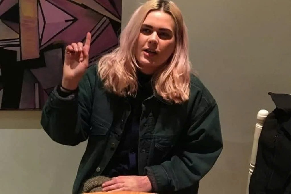 Khách thò đầu khỏi tàu hỏa, bị cây quật tử vong: Phạt nặng hãng đường sắt - 1