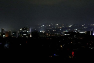 Venezuela huy động quân đội bảo vệ mạng lưới điện