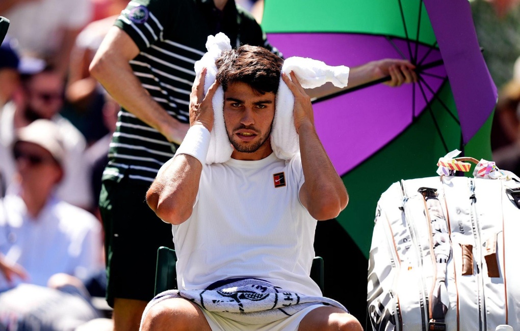 Alcaraz ឈានដល់វគ្គផ្តាច់ព្រ័ត្រ Wimbledon សម្រាប់ឆ្នាំទី 3 ជាប់ៗគ្នា - 2 Alcaraz năm thứ 3 liên tiếp vào chung kết Wimbledon - 2