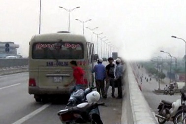 “Bến xe” trên cầu cạn ở thủ đô