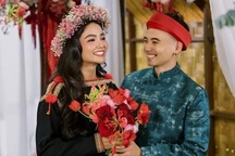 Hoa hậu H'Hen Niê làm lễ cưới với chồng nhiếp ảnh gia ở Đắk Lắk