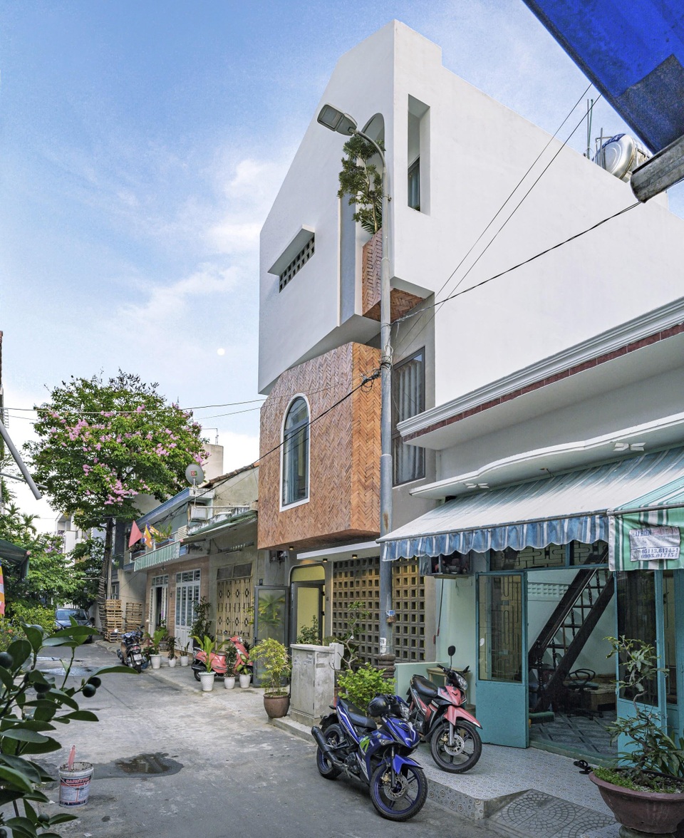 Xây dựng chỉ 750 triệu đồng, nhà trong hẻm Đà Nẵng vẫn sang chảnh không ngờ - 16 Xây dựng chỉ 750 triệu đồng, nhà trong hẻm Đà Nẵng vẫn sang chảnh không ngờ - 16