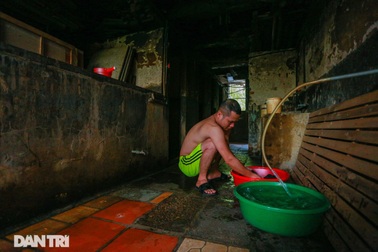 Cảnh sống ám ảnh trong nhà tập thể "ổ chuột" giữa đất "vàng" Thủ đô