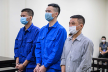 Chồng, con và em rể cùng vướng lao lý sau vụ bắt quả tang vợ ngoại tình