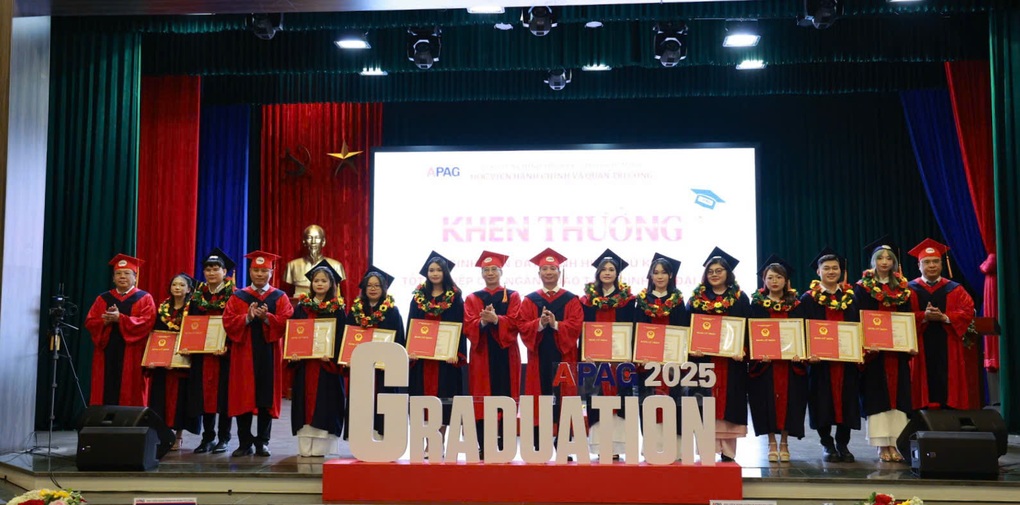 សិស្សជំនាន់ពិសេស Thế hệ sinh viên đặc biệt “4 năm 3 trường” chính thức tốt nghiệp - 3