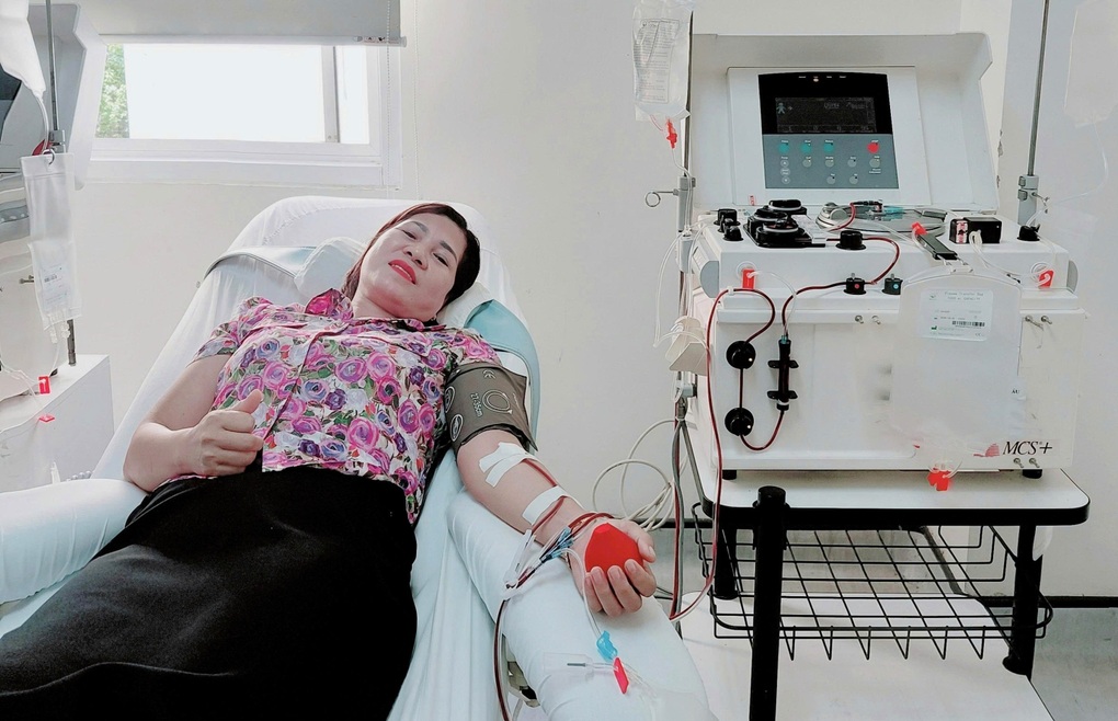 Nữ bí thư chi bộ 48 lần hiến máu cứu người và bé gái mang tên ân nhân - 1 Nữ bí thư chi bộ 48 lần hiến máu cứu người và bé gái mang tên ân nhân - 1