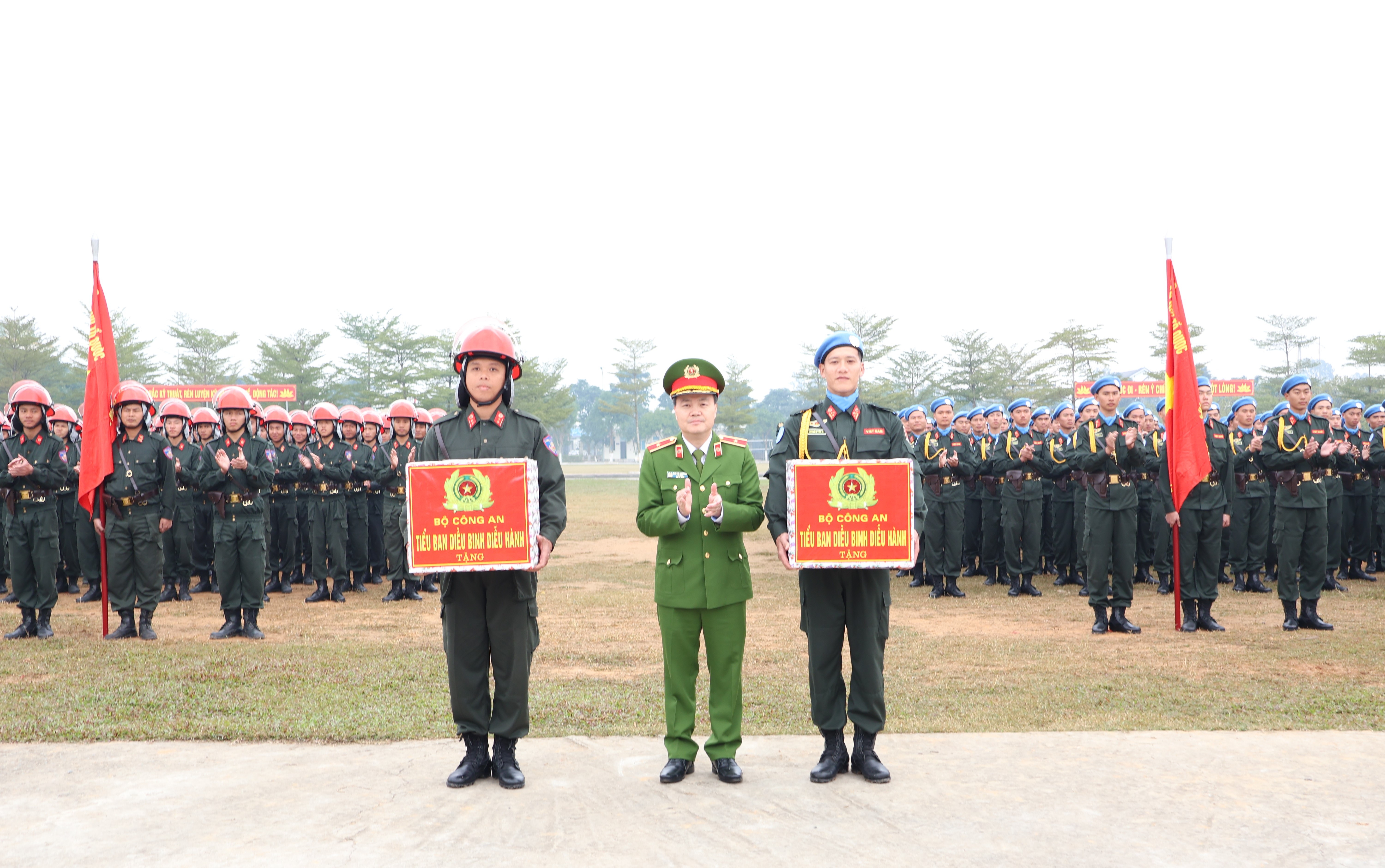 Mobile Police Commander inspects training of parade groups - 3 Tư lệnh Cảnh sát cơ động kiểm tra công tác huấn luyện các khối diễu binh - 3