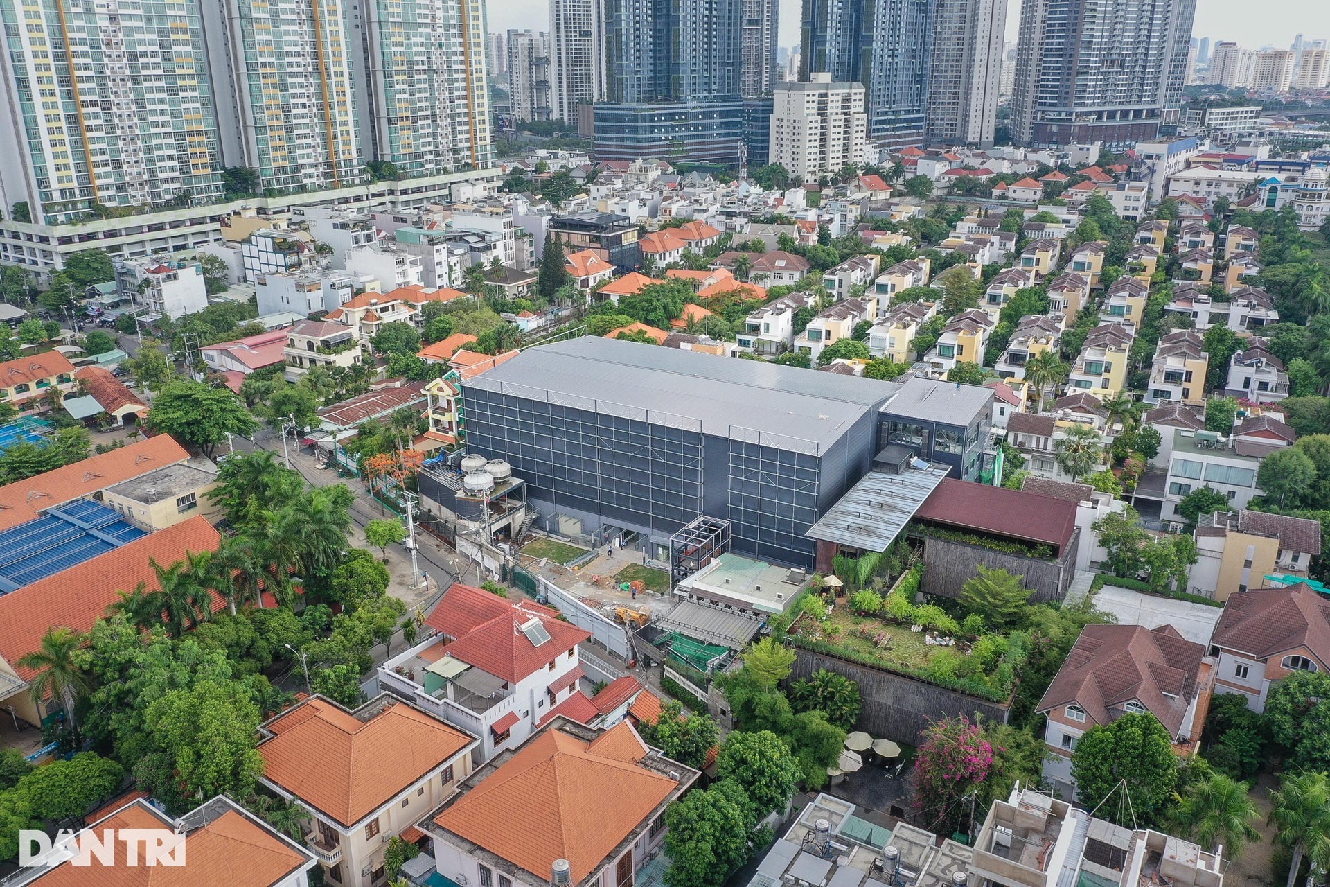 Cấp phép và “phù phép” xây dựng