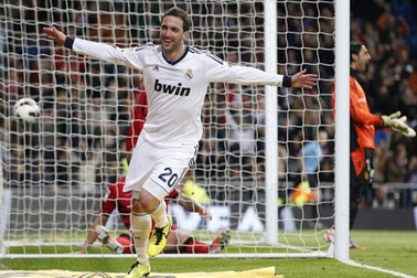 Real Madrid đánh bại Mallorca trong “cơn mưa” bàn thắng