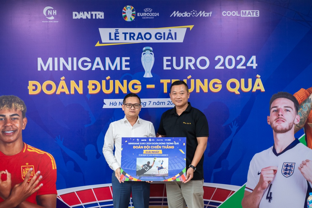Dân trí trao thưởng độc giả trúng giải Dự đoán Euro 2024 - 2 Dân trí trao thưởng độc giả trúng giải Dự đoán Euro 2024 - 2