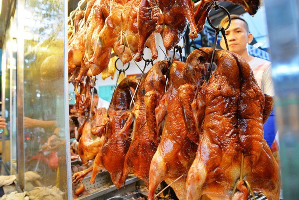 Ngày cúng ông Táo, heo quay, vịt quay đắt gấp đôi ngày thường - 2 Ngày cúng ông Táo, heo quay, vịt quay đắt gấp đôi ngày thường - 2