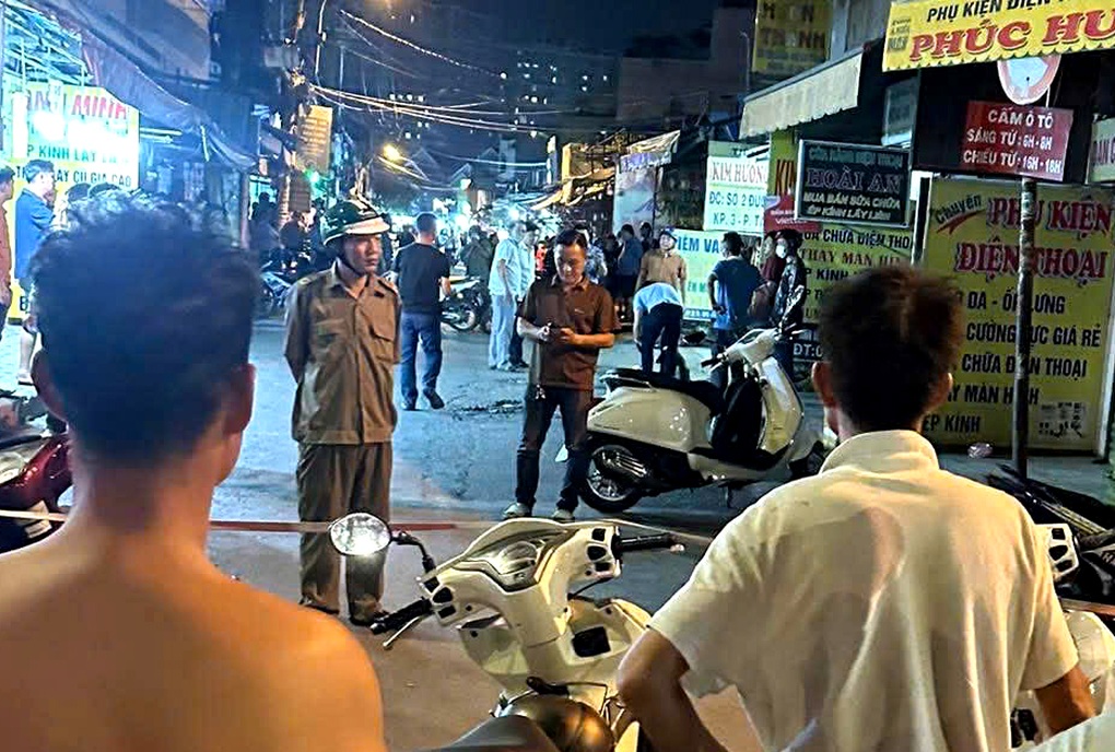 Nghi phạm đâm chết người đàn ông chạy Vespa ở TPHCM ra đầu thú - 1 Nghi phạm đâm chết người đàn ông chạy Vespa ở TPHCM ra đầu thú - 1