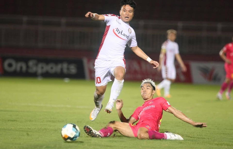 Hòa CLB TPHCM, Sài Gòn FC mất nhịp trong cuộc đua vô địch - 6 Hòa CLB TPHCM, Sài Gòn FC mất nhịp trong cuộc đua vô địch - 6