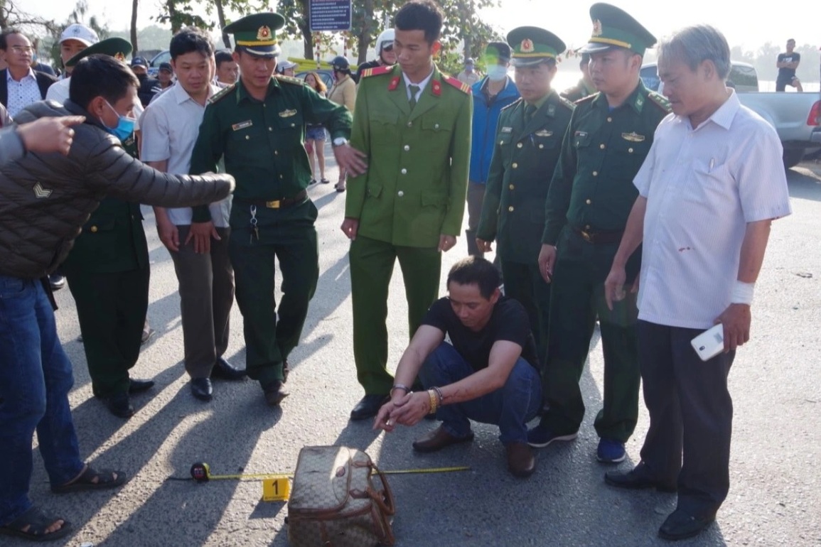 Tử hình 2 đối tượng vận chuyển 14 bánh heroin qua nhiều tỉnh, thành - 2 Tử hình 2 đối tượng vận chuyển 14 bánh heroin qua nhiều tỉnh, thành - 2