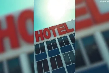 "Khách sạn ma" nằm chơ vơ bên đường cao tốc thực chất là "một cú lừa"