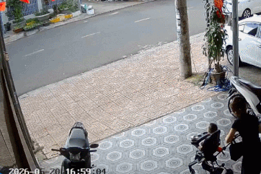 Clip “người lớn bất cẩn suýt khiến em nhỏ gặp nguy hiểm” nổi bật tuần qua