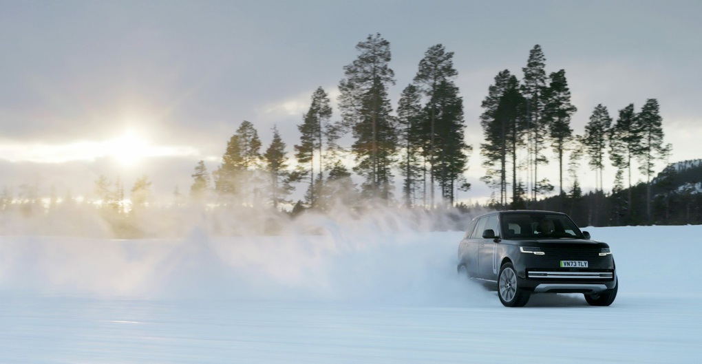 Range Rover bản thuần điện lộ diện sớm, chưa xác định ngày ra mắt - 2 Range Rover bản thuần điện lộ diện sớm, chưa xác định ngày ra mắt - 2