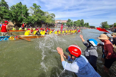 Rộn ràng Tết Độc lập trên quê hương Đại tướng Võ Nguyên Giáp