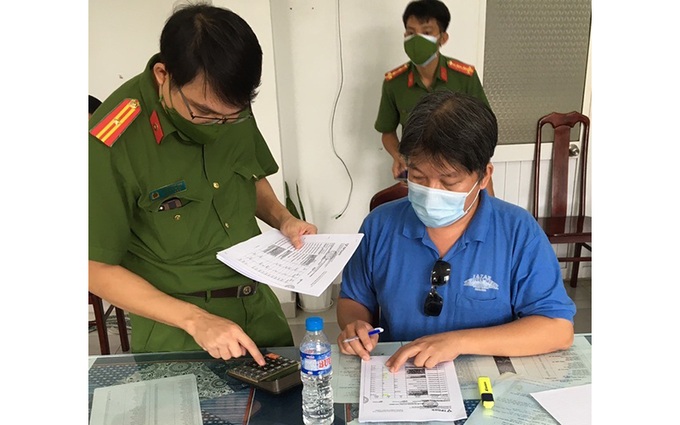 Nguyễn Xuân Quan tại cơ quan công an (Ảnh: Công an TP Cần Thơ)