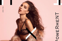 Vẻ ngoài ma mị của chân dài chuyển giới lướt qua cuộc đời Kylian Mbappe