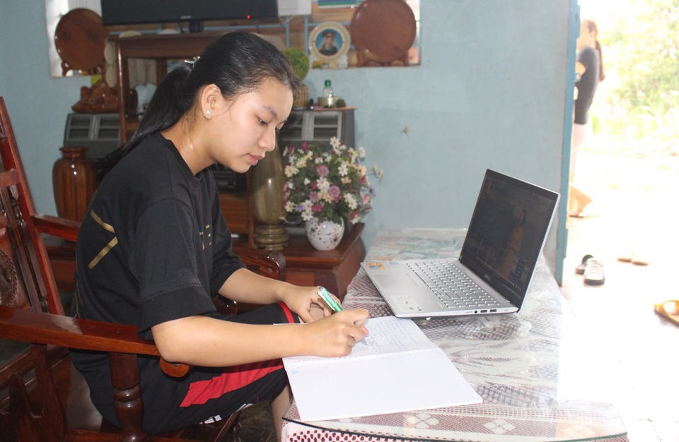 Học sinh có hứng thú xem các bài giảng qua truyền hình? - 2 Học sinh có hứng thú xem các bài giảng qua truyền hình? - 2