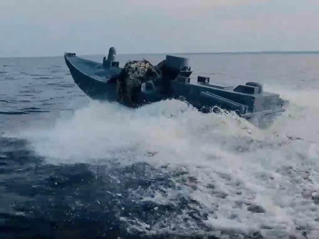 Ukraine nói tàu sân bay mini mới có thể tập kích khắp Biển Đen - 1 Ukraine nói tàu sân bay mini mới có thể tập kích khắp Biển Đen - 1