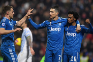 C.Ronaldo đều đặn nổ súng, Juventus xây chắc ngôi đầu