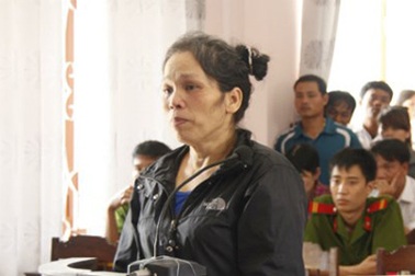 Hồi ức “nằm trên giường 15 ngày cho khách mua xem mặt” của mẹ mìn “lắm chiêu”