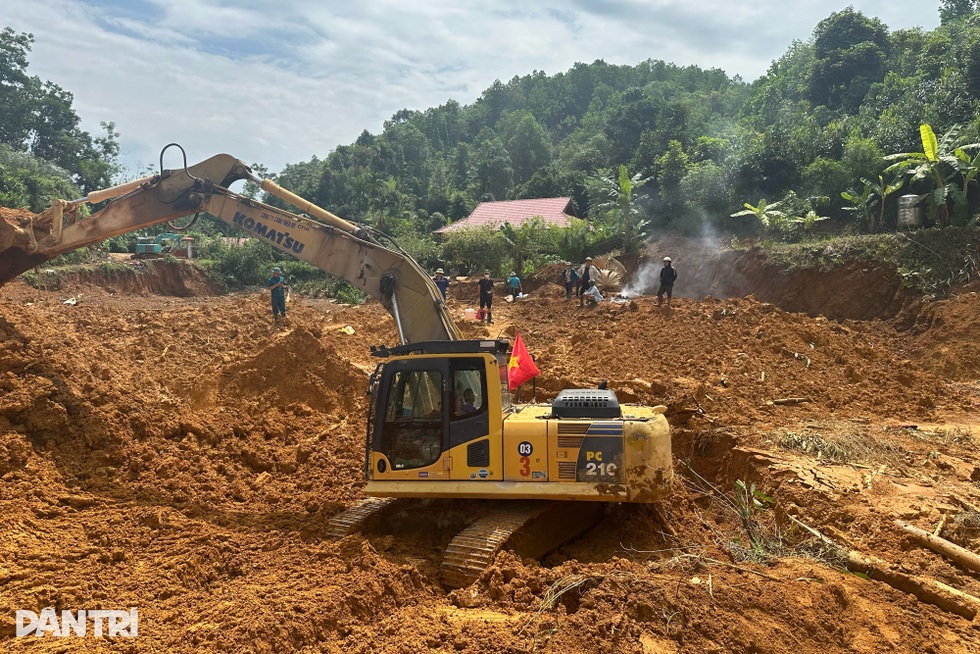 Làm dân vận, không ngại ngần gõ cửa từng nhà... xin đất - 14 Làm dân vận, không ngại ngần gõ cửa từng nhà... xin đất - 14