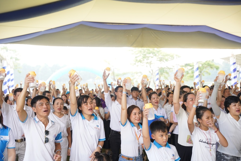 New Image ghi dấu hành trình lan tỏa kháng thể bằng kỷ lục Việt Nam - 2 New Image ghi dấu hành trình lan tỏa kháng thể bằng kỷ lục Việt Nam - 2