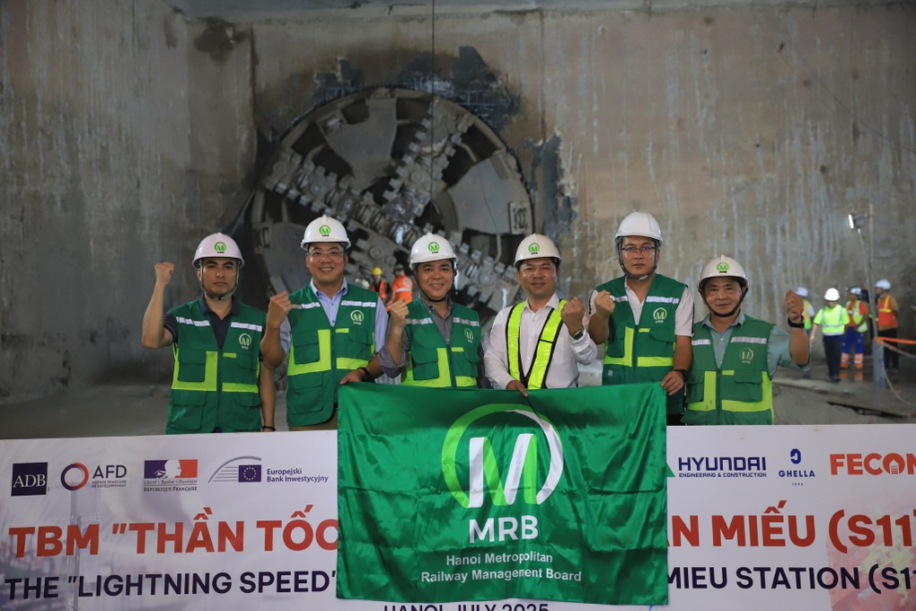 Robot Thần tốc tuyến metro Nhổn - ga Hà Nội đã đào hầm đến ga Văn Miếu - 2 Robot Thần tốc tuyến metro Nhổn - ga Hà Nội đã đào hầm đến ga Văn Miếu - 2