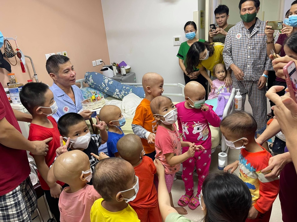 Vợ chồng NSND Công Lý kể kỉ niệm rơi nước mắt những ngày ở bệnh viện - 2 Vợ chồng NSND Công Lý kể kỉ niệm rơi nước mắt những ngày ở bệnh viện - 2
