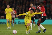 Liverpool đua vô địch với Man City tới lượt cuối cùng