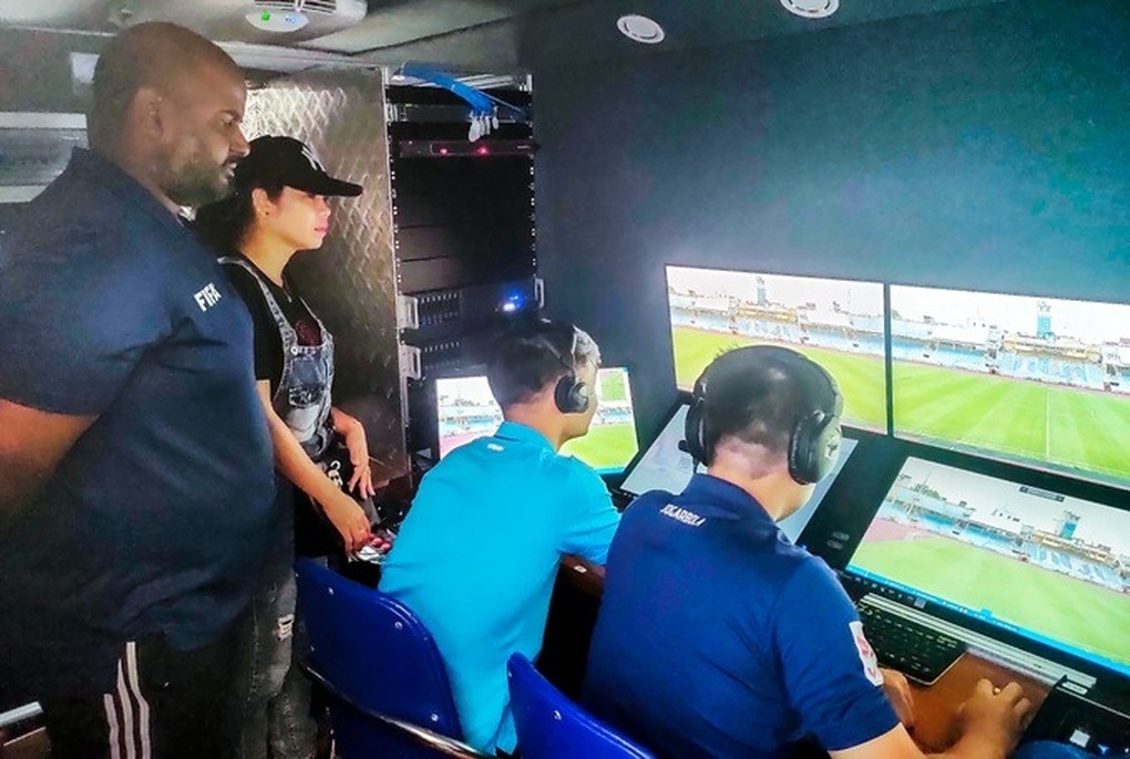 Công nghệ VAR chính thức được áp dụng ở V-League - 2 Công nghệ VAR chính thức được áp dụng ở V-League - 2