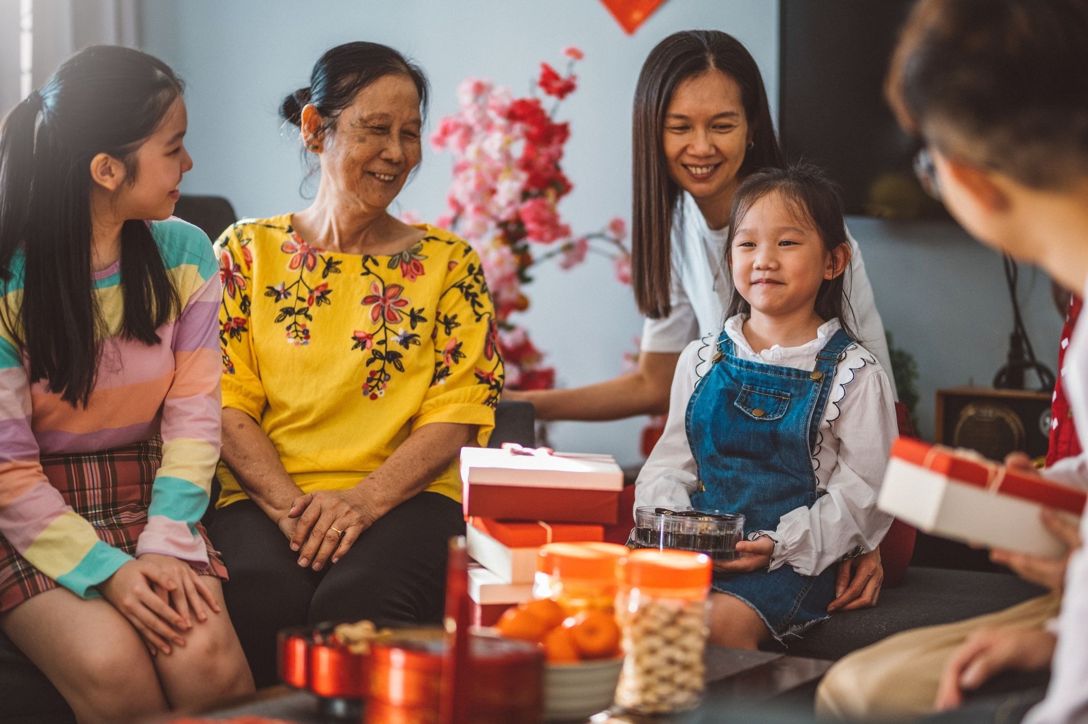 Δραστηριότητες που θα βοηθήσουν τα παιδιά να απολαύσουν διασκεδαστικές και ουσιαστικές διακοπές Tet - 2 Những hoạt động giúp trẻ tận hưởng kỳ nghỉ Tết vui vẻ, ý nghĩa - 2