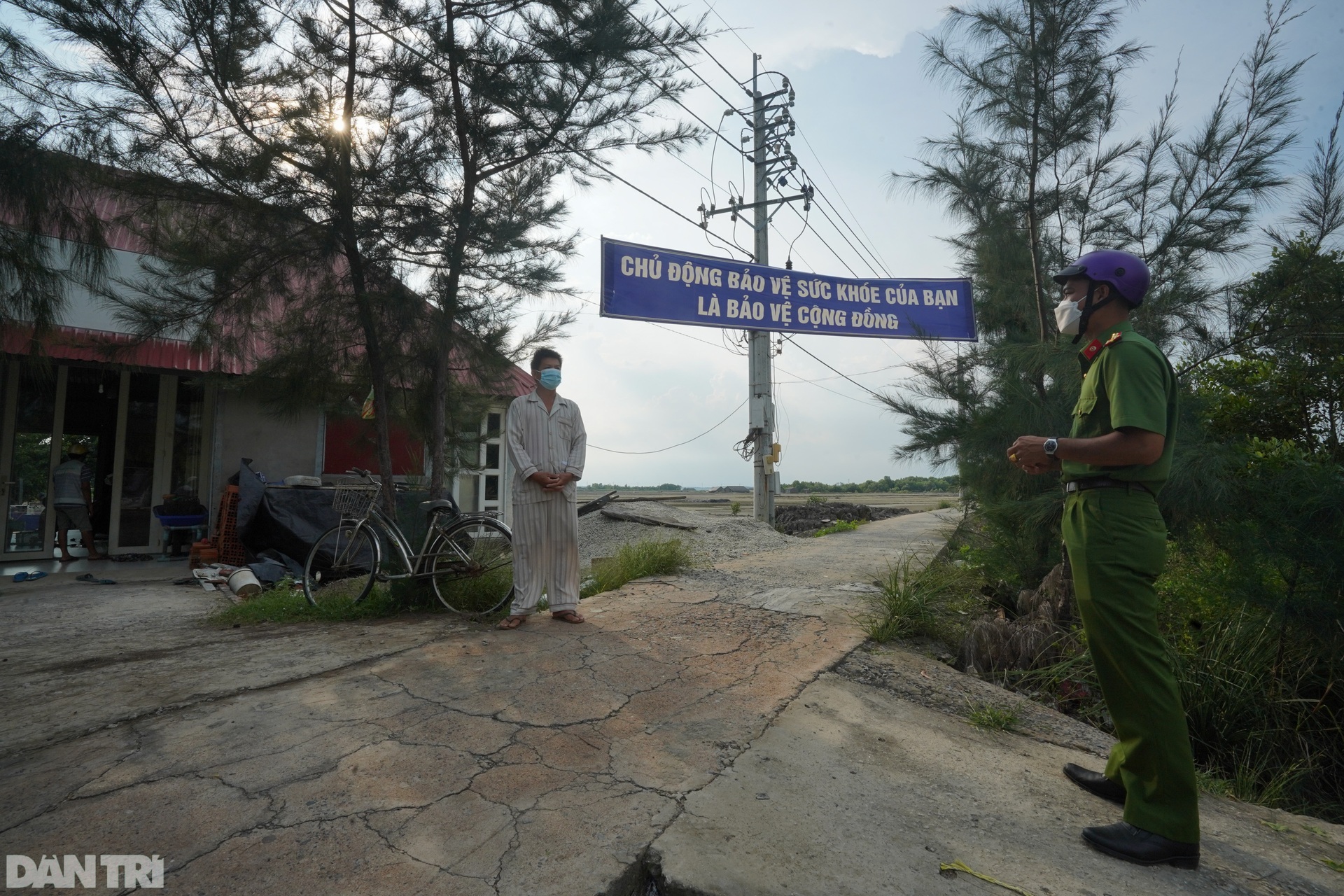 Trắng đêm bảo vệ vùng xanh trên biển tại xã đảo duy nhất ở TPHCM - 13 Trắng đêm bảo vệ vùng xanh trên biển tại xã đảo duy nhất ở TPHCM - 13