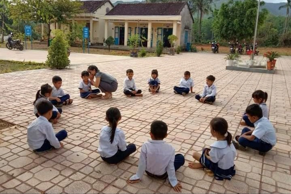 Món quà lớn nhất của thầy cô giáo cắm bản là học sinh đến trường mỗi ngày - 2 Món quà lớn nhất của thầy cô giáo cắm bản là học sinh đến trường mỗi ngày - 2