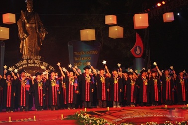 Tại sao không phải là ‘con đại gia đỗ thủ khoa’?